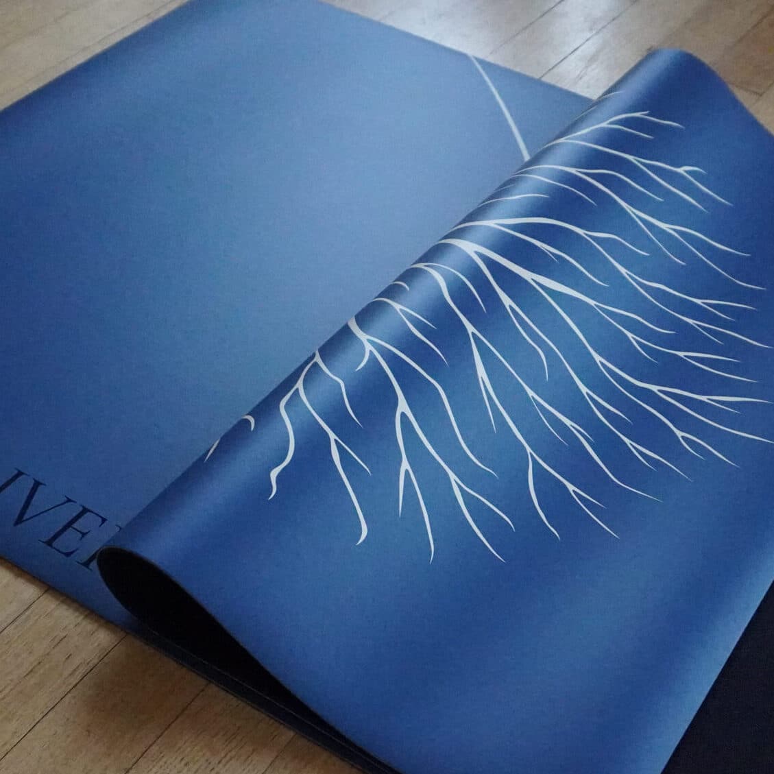The Danube &ndash; Natural Rubber & PU Yoga Mat in River Slate