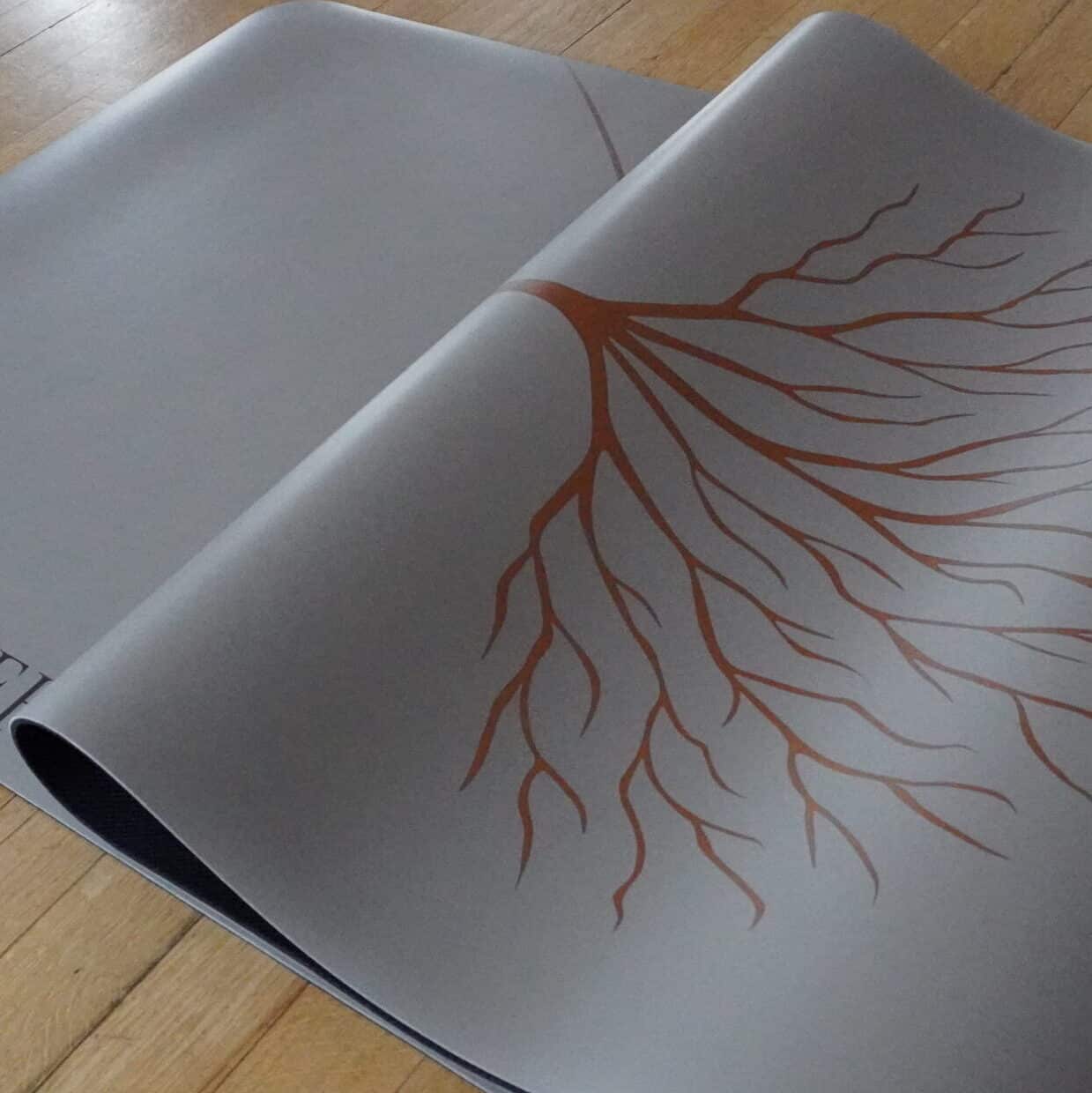 The Ganges &ndash; Natural Rubber & PU Yoga Mat in Soft Taupe